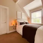 4Br Spacious Home- 5 Mins To City- Free Secure Parking